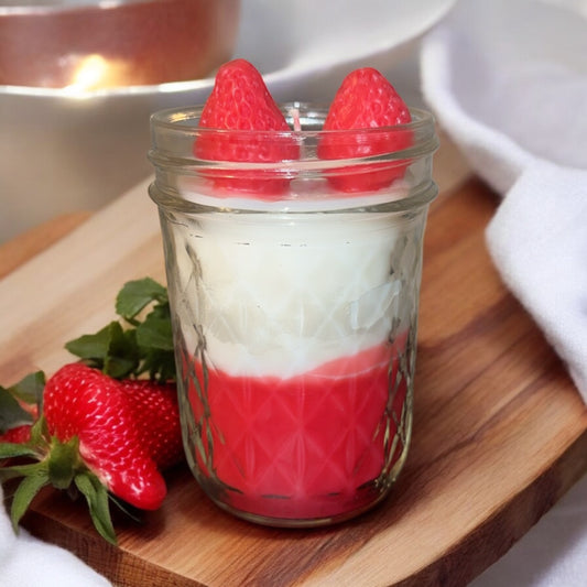 Luxurious 6 oz Strawberry Bliss Candle